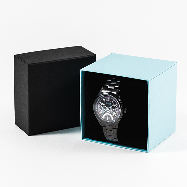 物語〉シリーズコラボ第三弾！⽻川翼、神原駿河、 千⽯撫⼦をイメージ